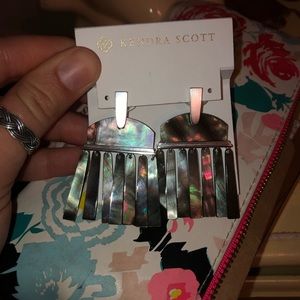 Kendra Scott Layne Earrings in Black Pearl